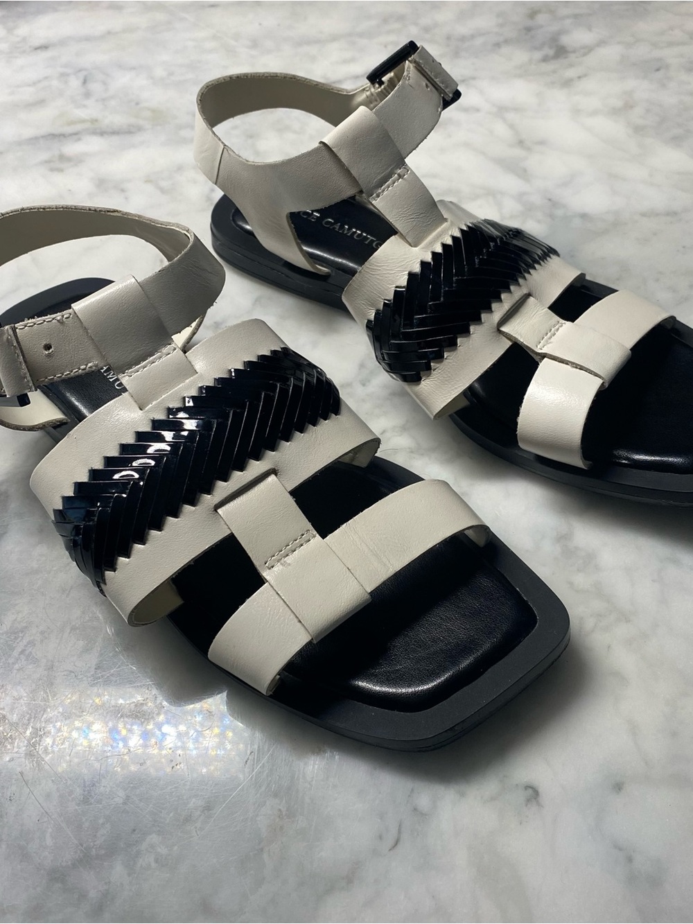 Vince Camuto Bachelen Leather Square Toe Strappy Sandals Size 6 White/black